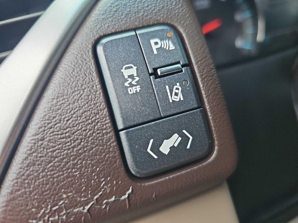 Chevrolet Suburban 4WD 4dr LT 2015