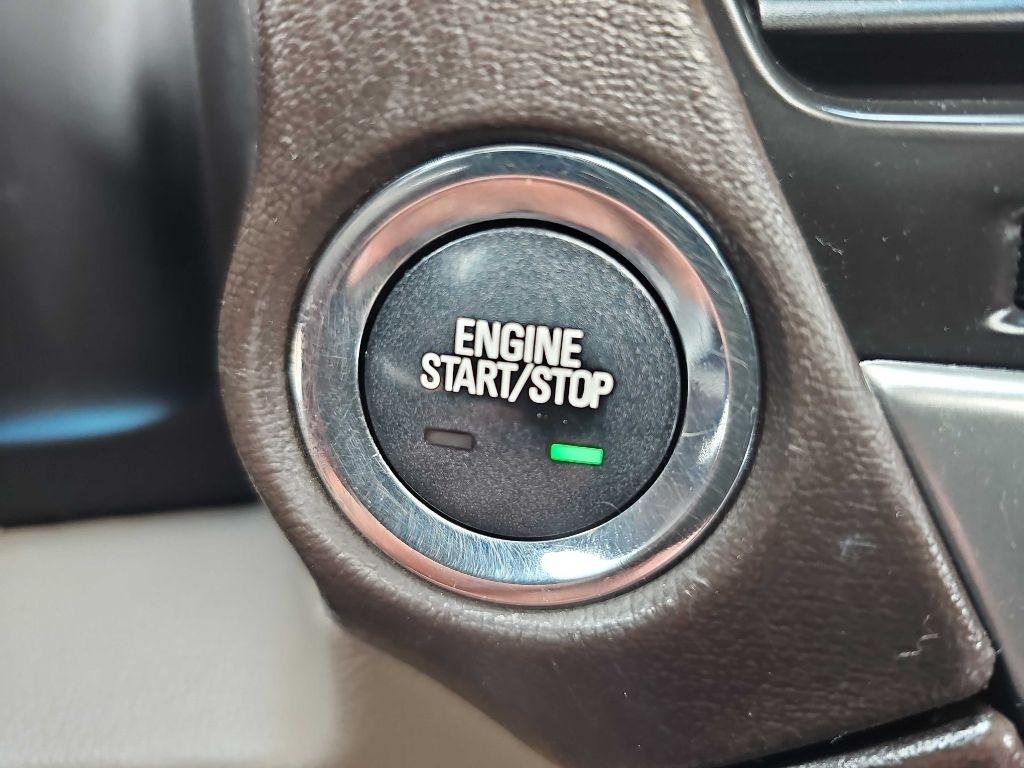 Chevrolet Suburban 4WD 4dr LT 2015