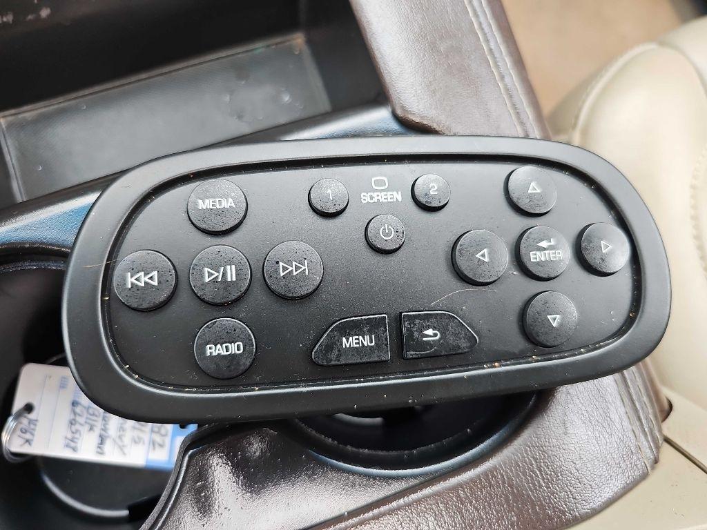 Chevrolet Suburban 4WD 4dr LT 2015