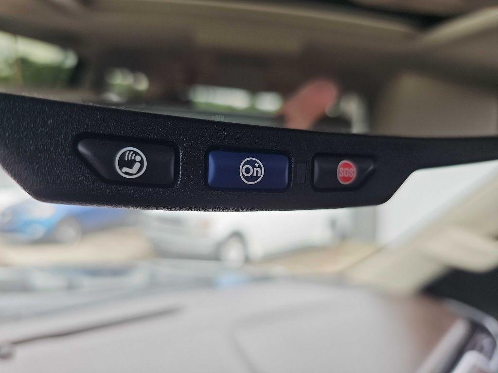 Chevrolet Suburban 4WD 4dr LT 2015