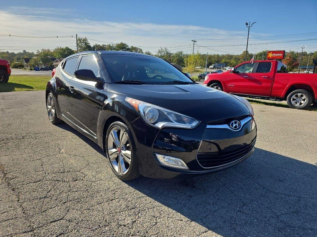 Hyundai Veloster 3dr Cpe Auto w/Yellow Accent 2016