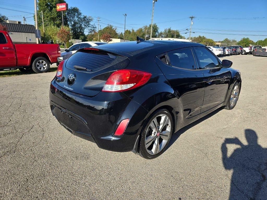 Hyundai Veloster 3dr Cpe Auto w/Yellow Accent 2016
