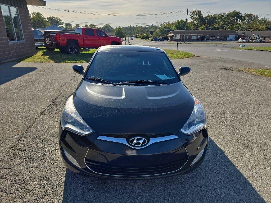 Hyundai Veloster 3dr Cpe Auto w/Yellow Accent 2016