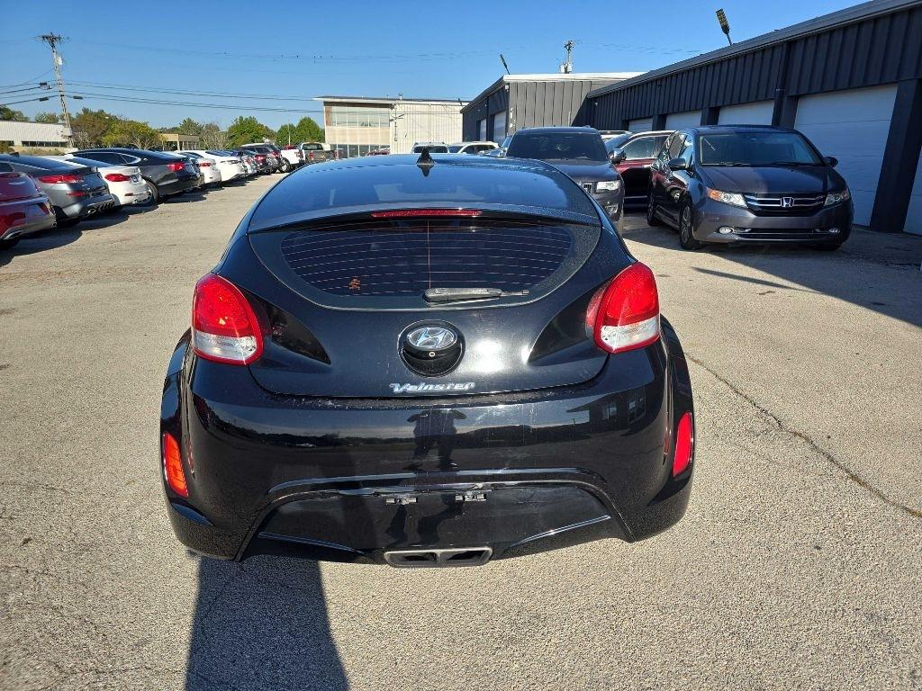 Hyundai Veloster 3dr Cpe Auto w/Yellow Accent 2016