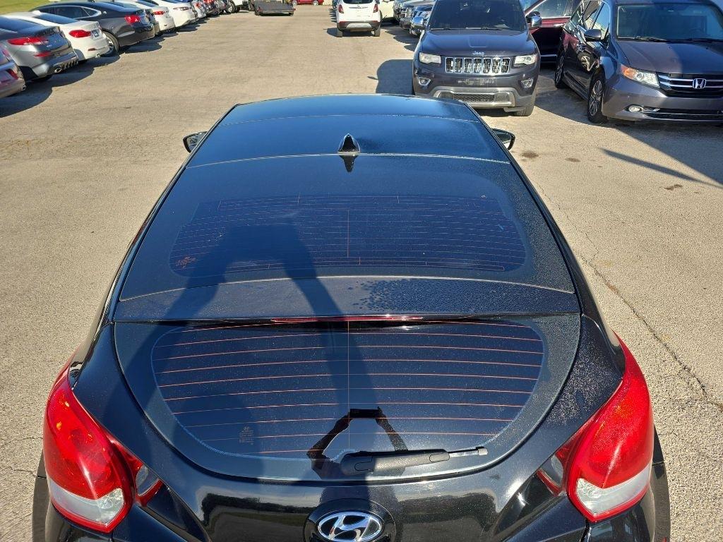 Hyundai Veloster 3dr Cpe Auto w/Yellow Accent 2016