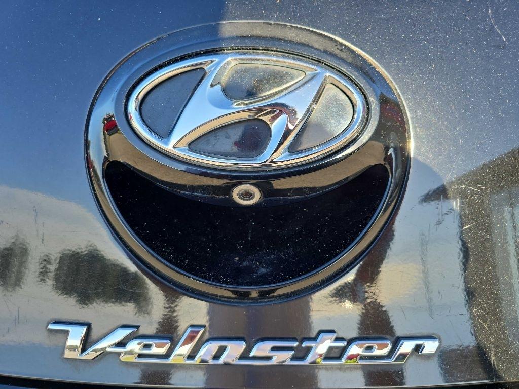 Hyundai Veloster 3dr Cpe Auto w/Yellow Accent 2016