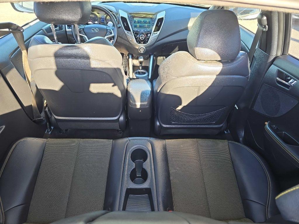 Hyundai Veloster 3dr Cpe Auto w/Yellow Accent 2016