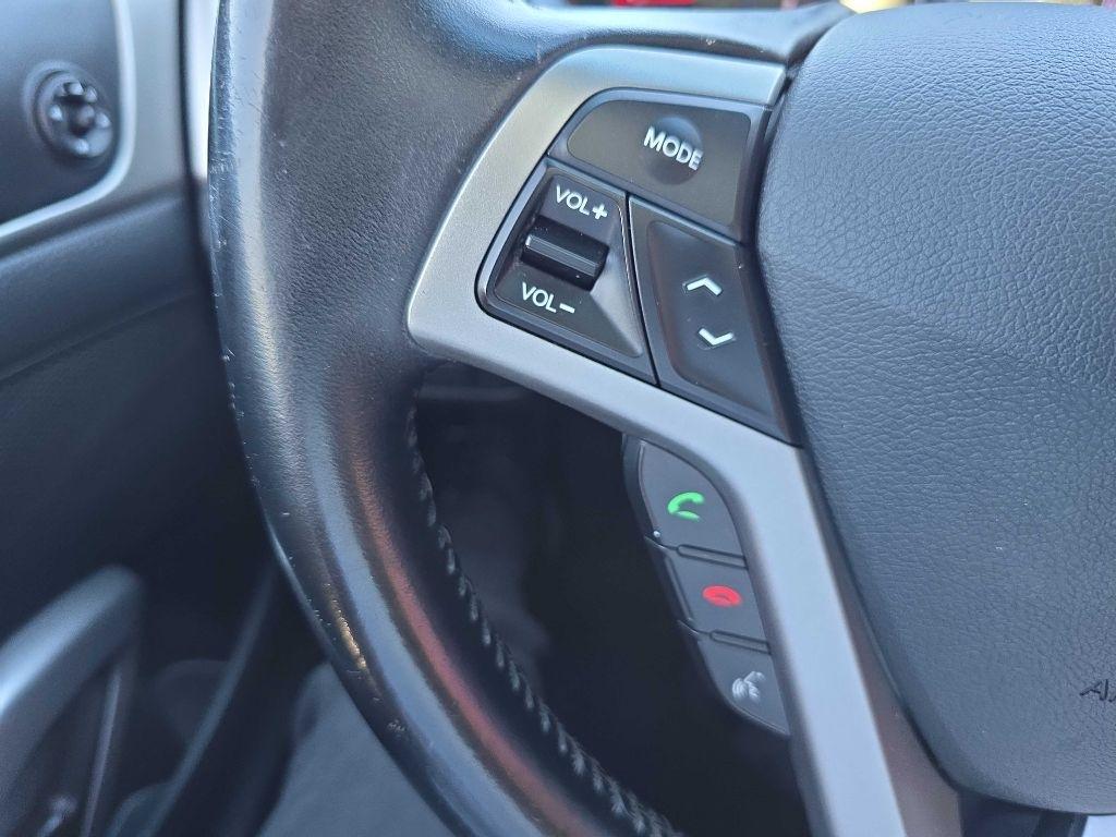 Hyundai Veloster 3dr Cpe Auto w/Yellow Accent 2016
