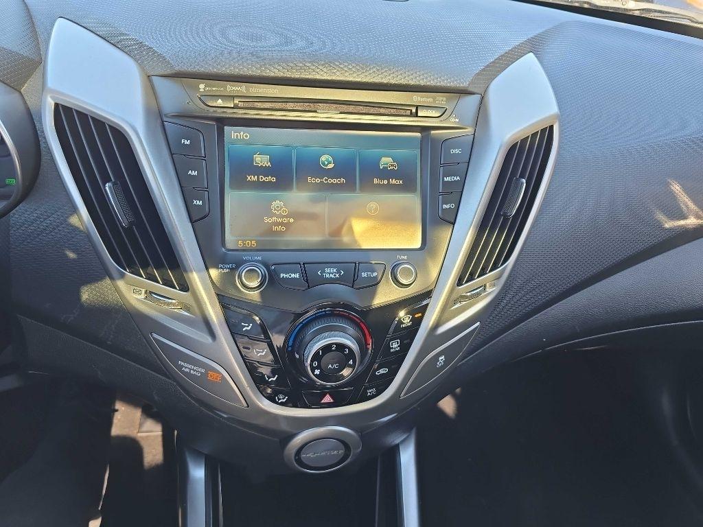 Hyundai Veloster 3dr Cpe Auto w/Yellow Accent 2016