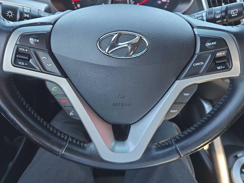 Hyundai Veloster 3dr Cpe Auto w/Yellow Accent 2016