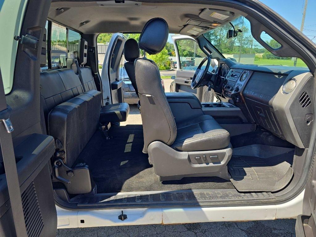 Ford Super Duty F-350 SRW 4WD SuperCab 158" Lariat 2012