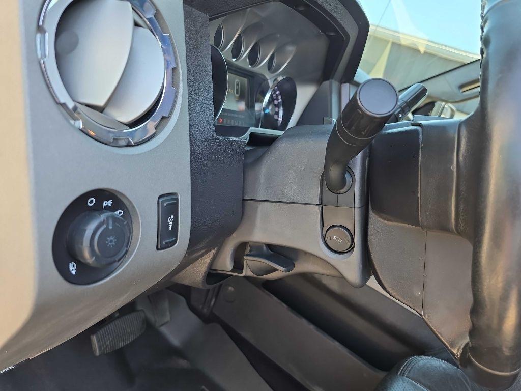 Ford Super Duty F-350 SRW 4WD SuperCab 158" Lariat 2012