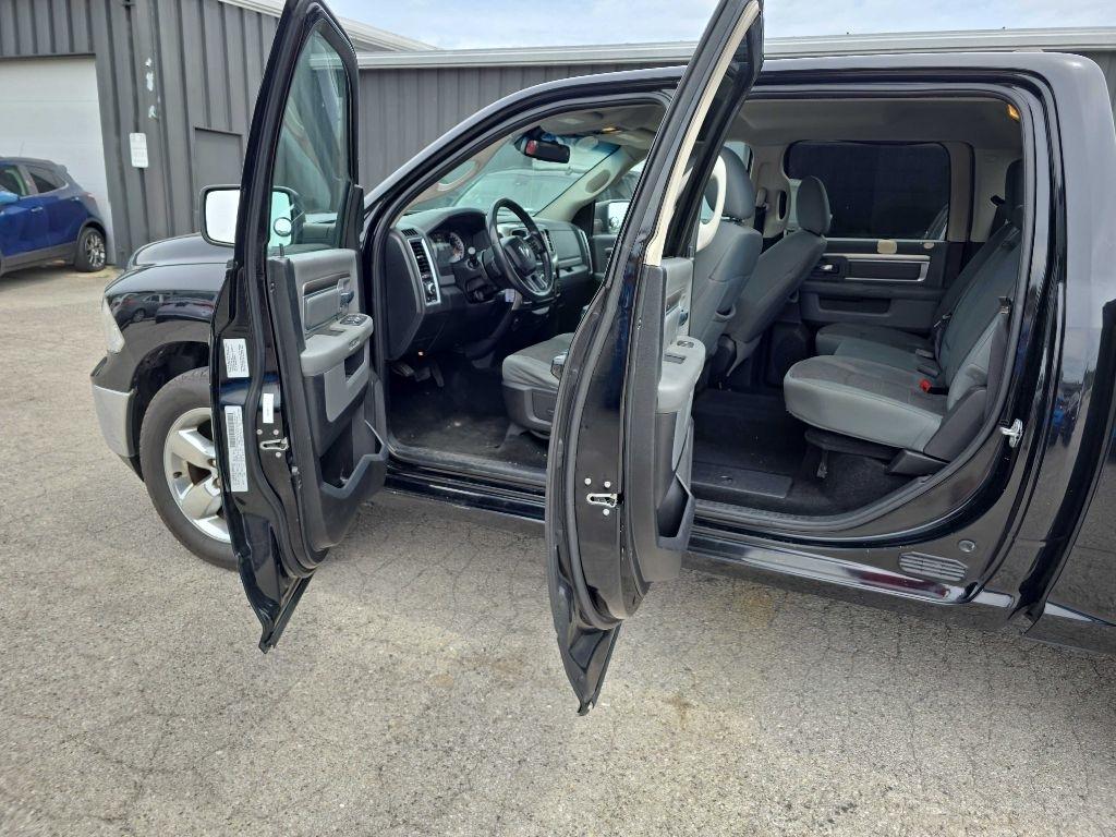 RAM 1500 4WD Crew Cab 140.5" Big Horn 2014