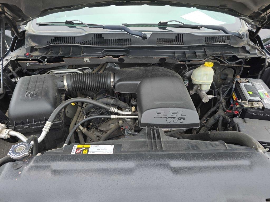 RAM 1500 4WD Crew Cab 140.5" Big Horn 2014