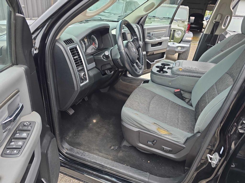 RAM 1500 4WD Crew Cab 140.5" Big Horn 2014