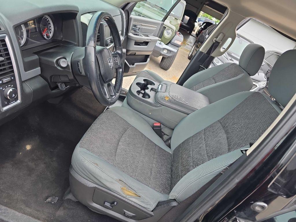 RAM 1500 4WD Crew Cab 140.5" Big Horn 2014
