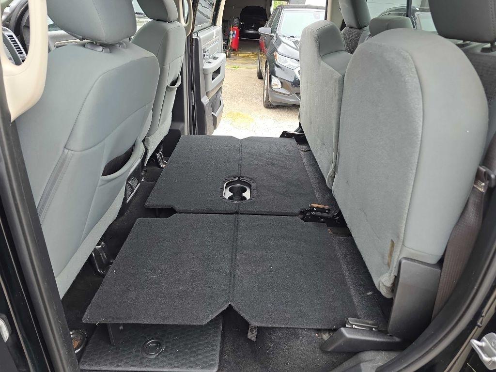 RAM 1500 4WD Crew Cab 140.5" Big Horn 2014