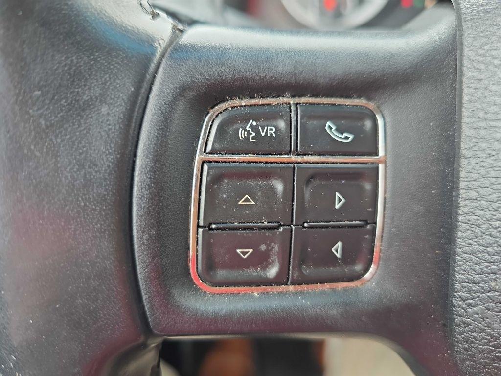 RAM 1500 4WD Crew Cab 140.5" Big Horn 2014