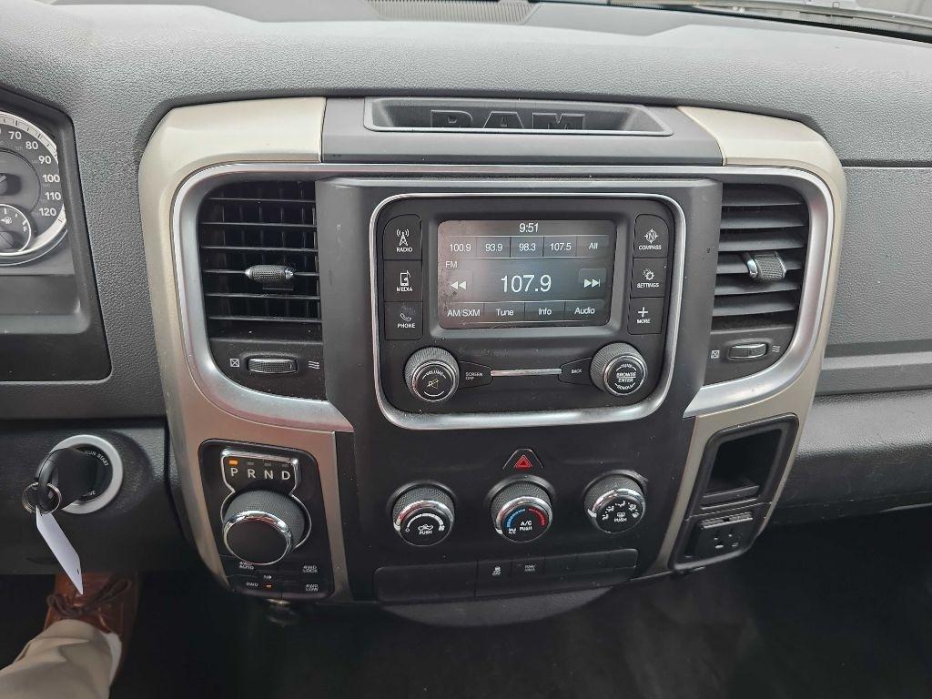 RAM 1500 4WD Crew Cab 140.5" Big Horn 2014