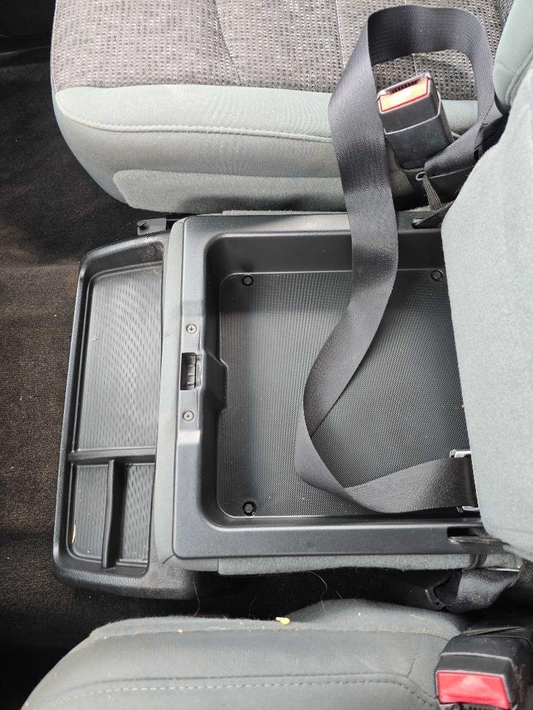 RAM 1500 4WD Crew Cab 140.5" Big Horn 2014