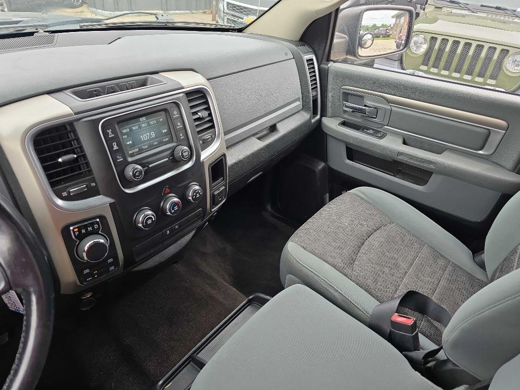 RAM 1500 4WD Crew Cab 140.5" Big Horn 2014