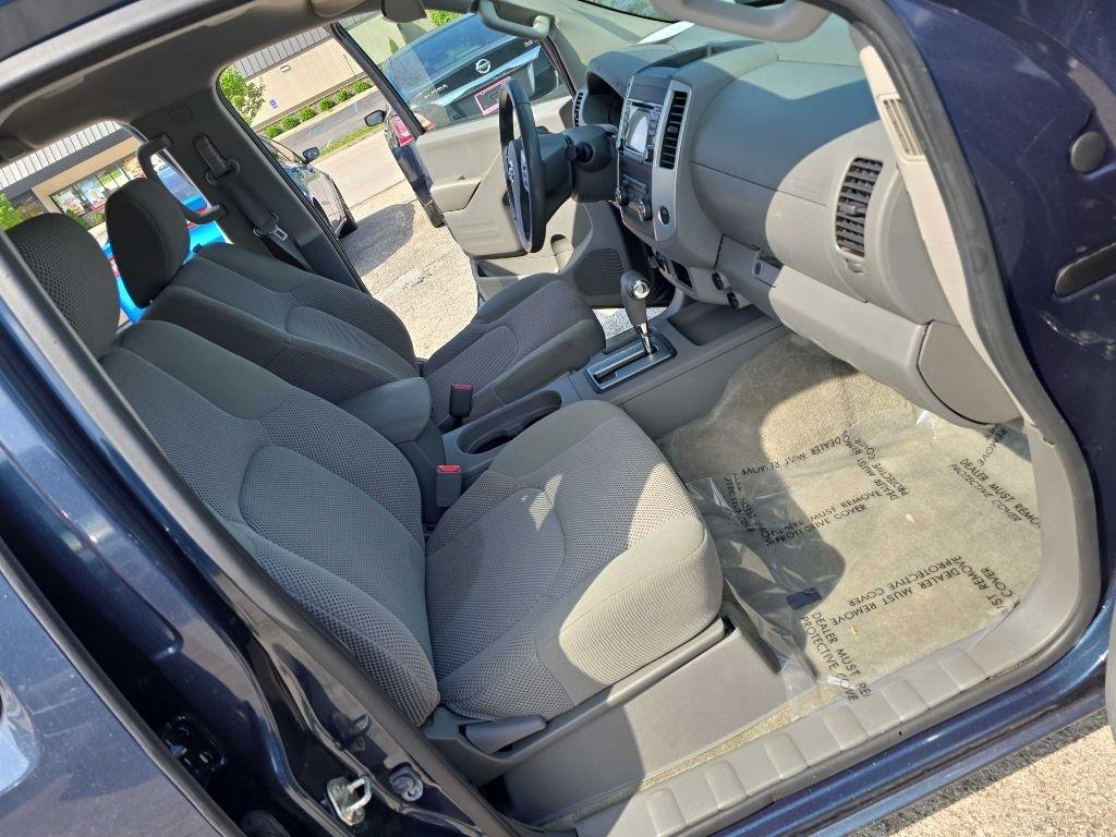 Nissan Frontier 4WD Crew Cab LWB Auto SV 2016