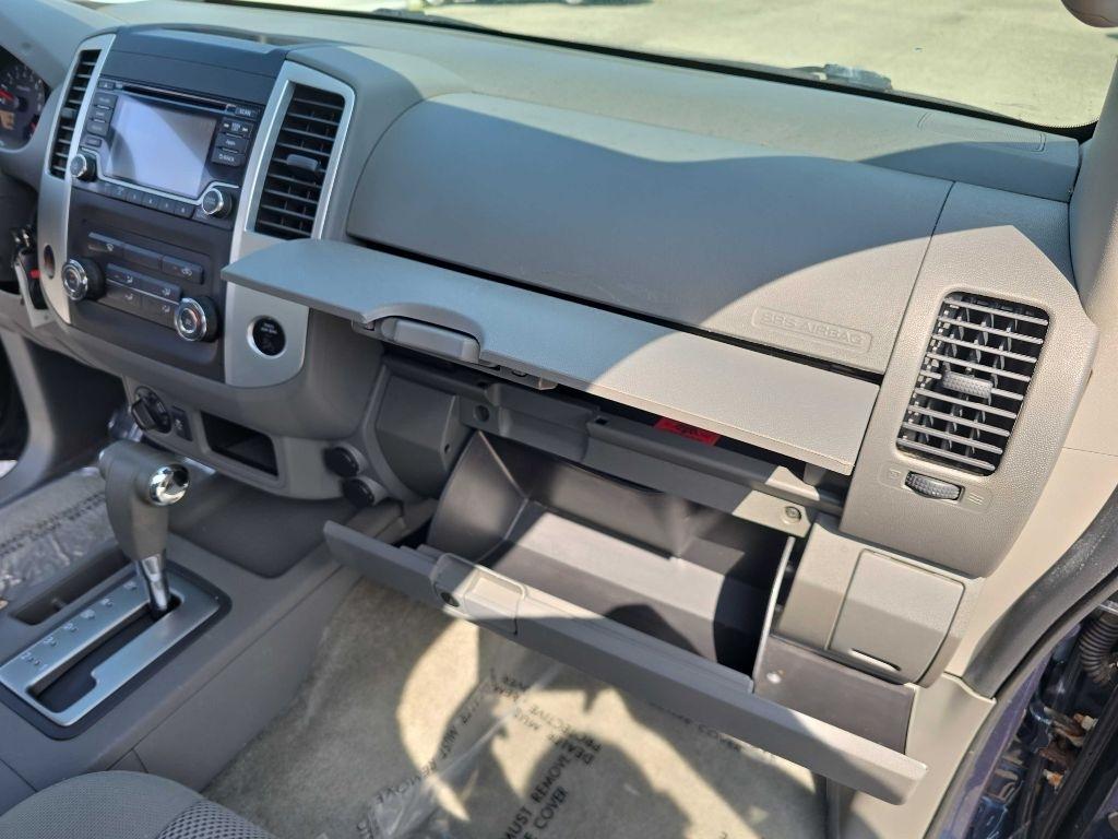 Nissan Frontier 4WD Crew Cab LWB Auto SV 2016