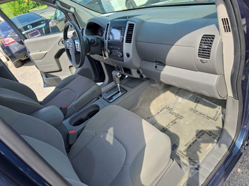 Nissan Frontier 4WD Crew Cab LWB Auto SV 2016