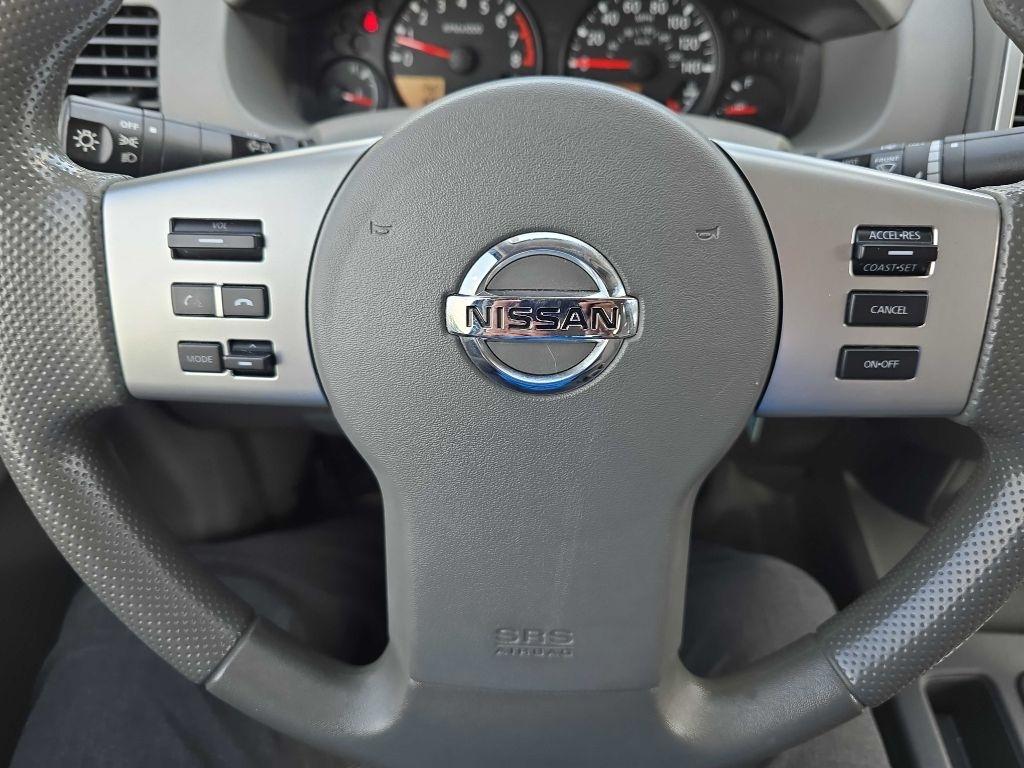 Nissan Frontier 4WD Crew Cab LWB Auto SV 2016