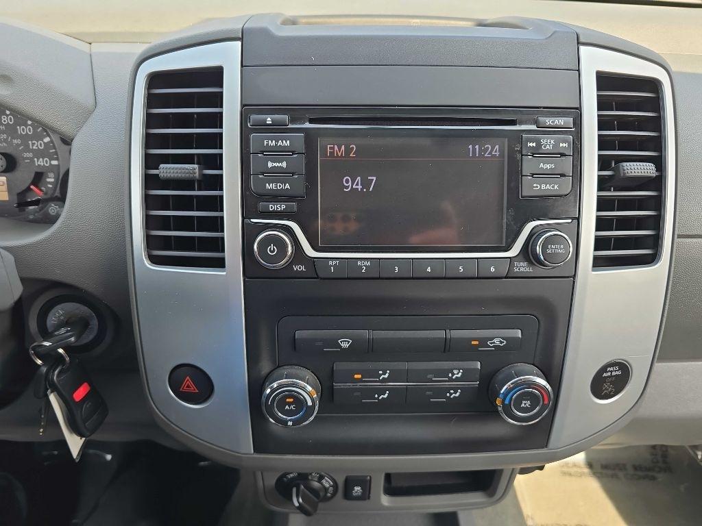Nissan Frontier 4WD Crew Cab LWB Auto SV 2016