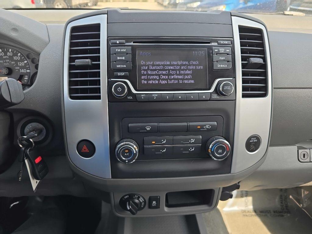Nissan Frontier 4WD Crew Cab LWB Auto SV 2016