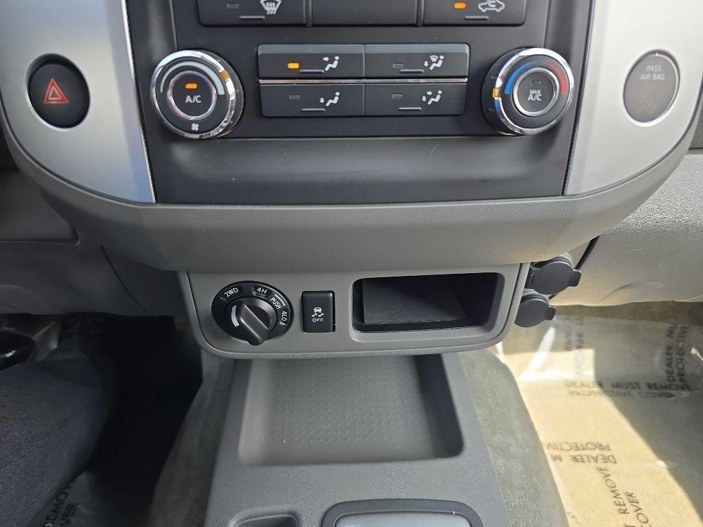 Nissan Frontier 4WD Crew Cab LWB Auto SV 2016