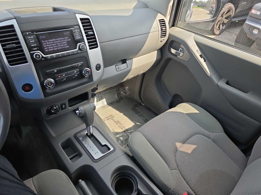 Nissan Frontier 4WD Crew Cab LWB Auto SV 2016