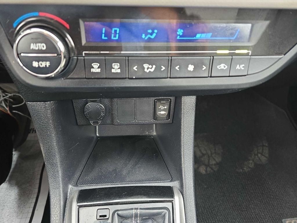 Toyota Corolla LE 2015