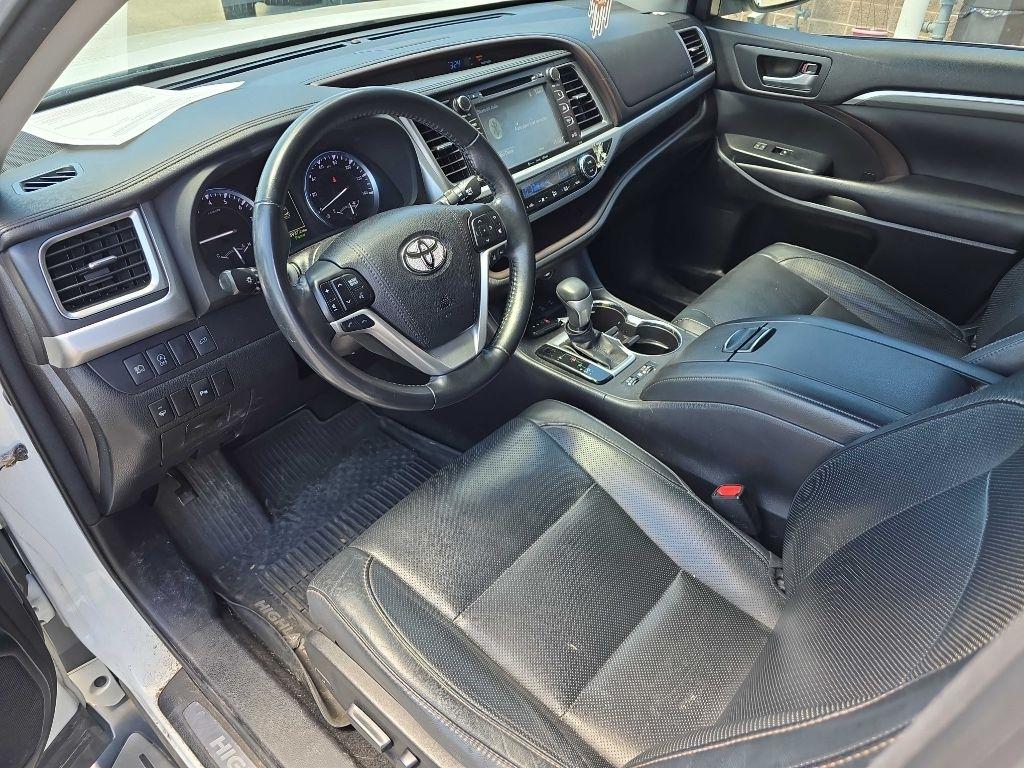 Toyota Highlander Limited V6 AWD (Natl) 2017