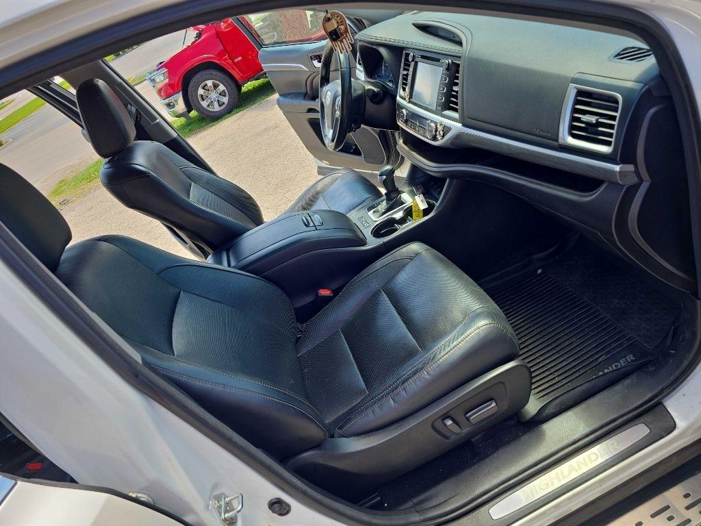 Toyota Highlander Limited V6 AWD (Natl) 2017
