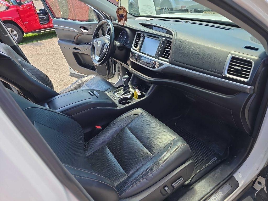 Toyota Highlander Limited V6 AWD (Natl) 2017