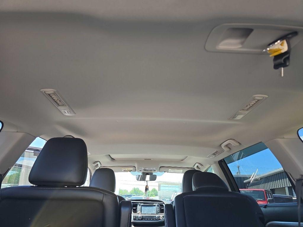 Toyota Highlander Limited V6 AWD (Natl) 2017