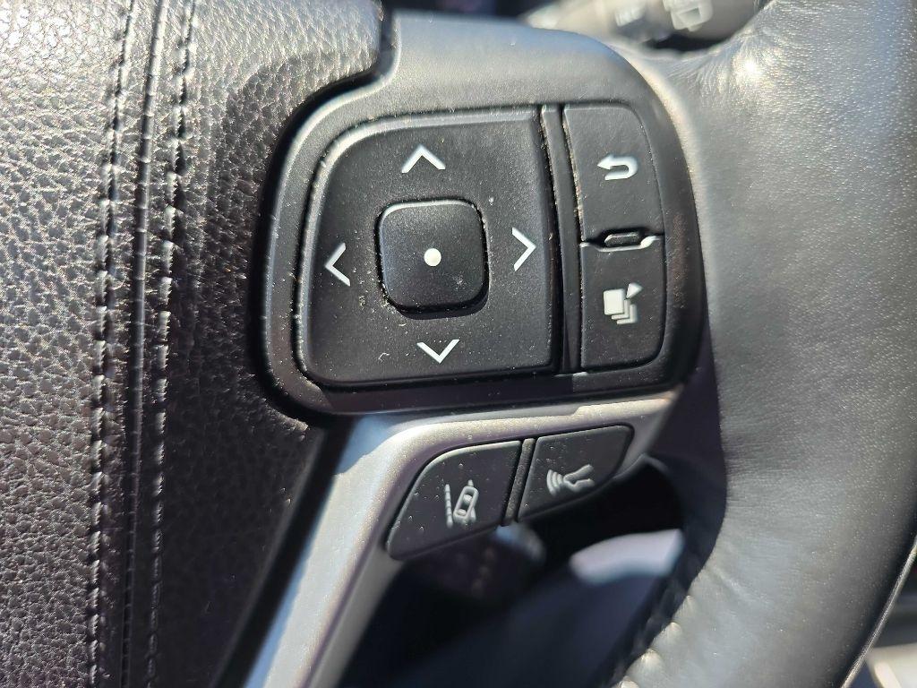 Toyota Highlander Limited V6 AWD (Natl) 2017