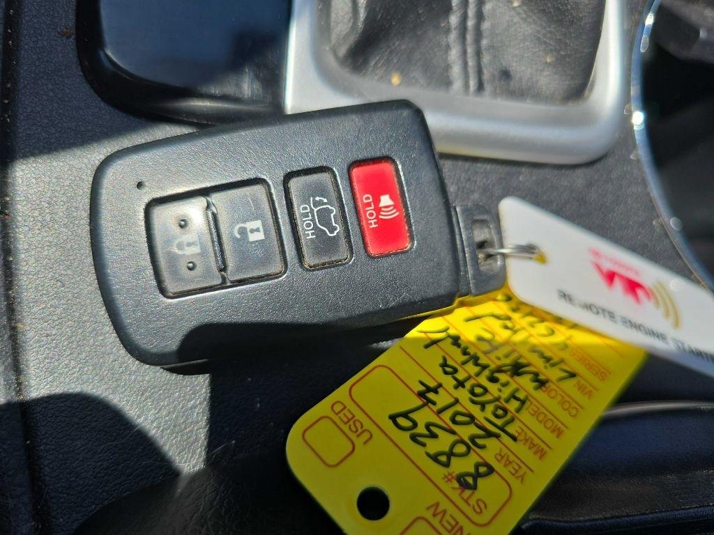 Toyota Highlander Limited V6 AWD (Natl) 2017
