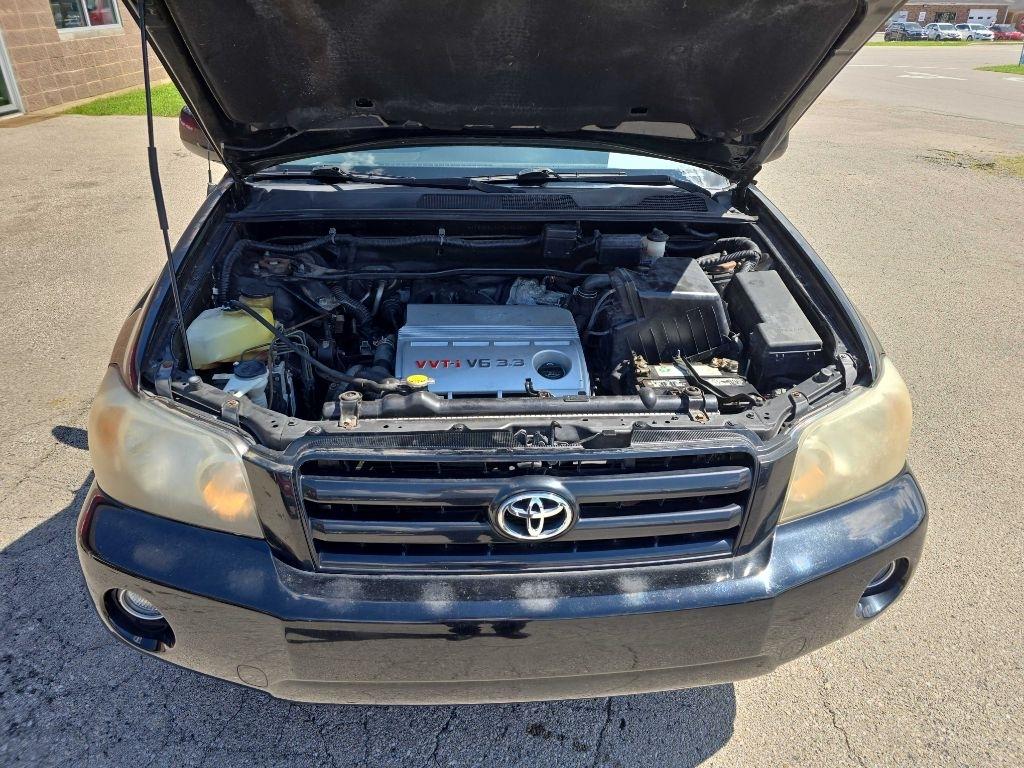 Toyota Highlander V6 2WD with 3rd-Row Seat 2007
