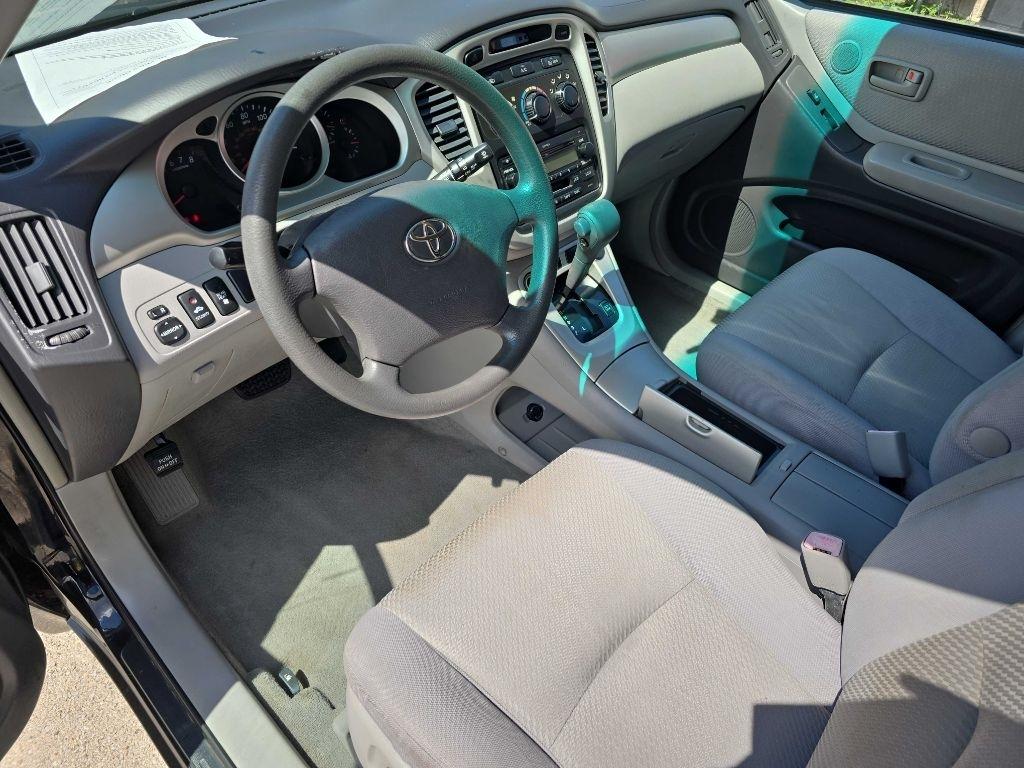 Toyota Highlander V6 2WD with 3rd-Row Seat 2007