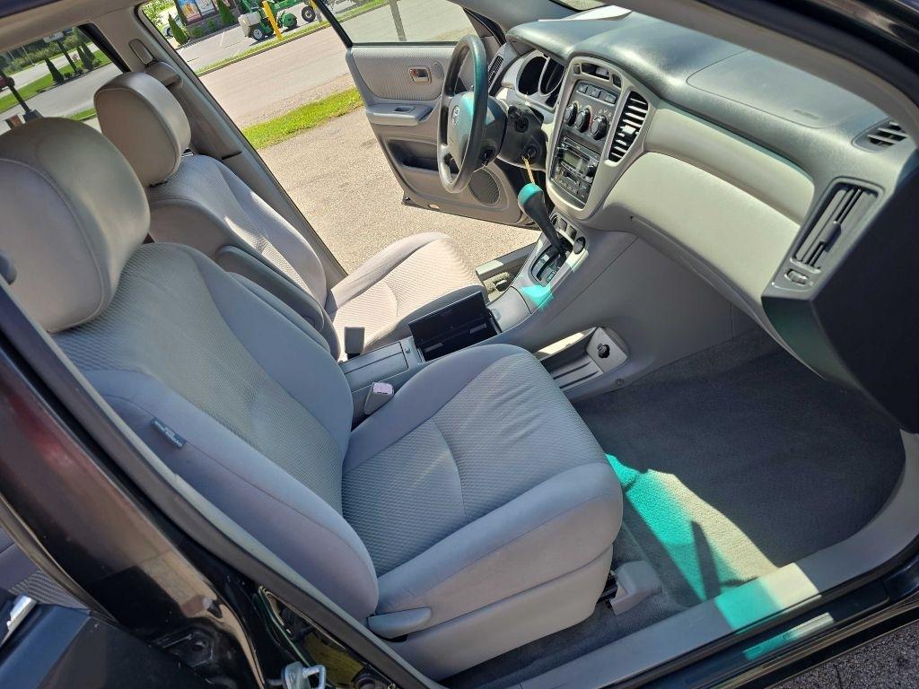 Toyota Highlander V6 2WD with 3rd-Row Seat 2007