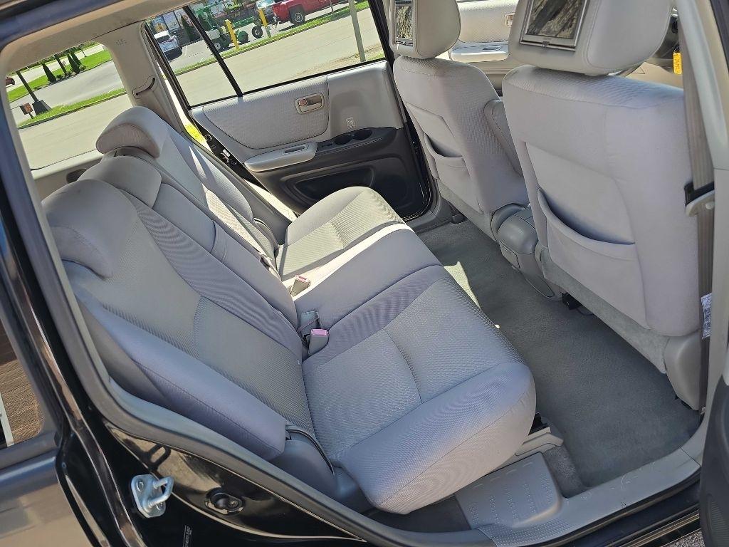 Toyota Highlander V6 2WD with 3rd-Row Seat 2007