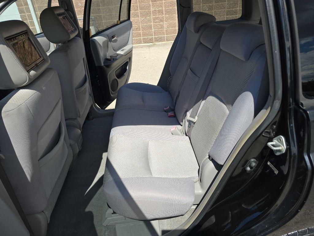 Toyota Highlander V6 2WD with 3rd-Row Seat 2007