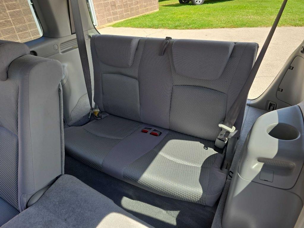Toyota Highlander V6 2WD with 3rd-Row Seat 2007