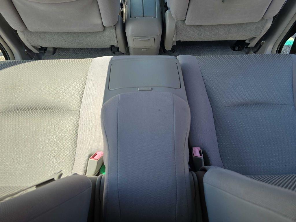 Toyota Highlander V6 2WD with 3rd-Row Seat 2007