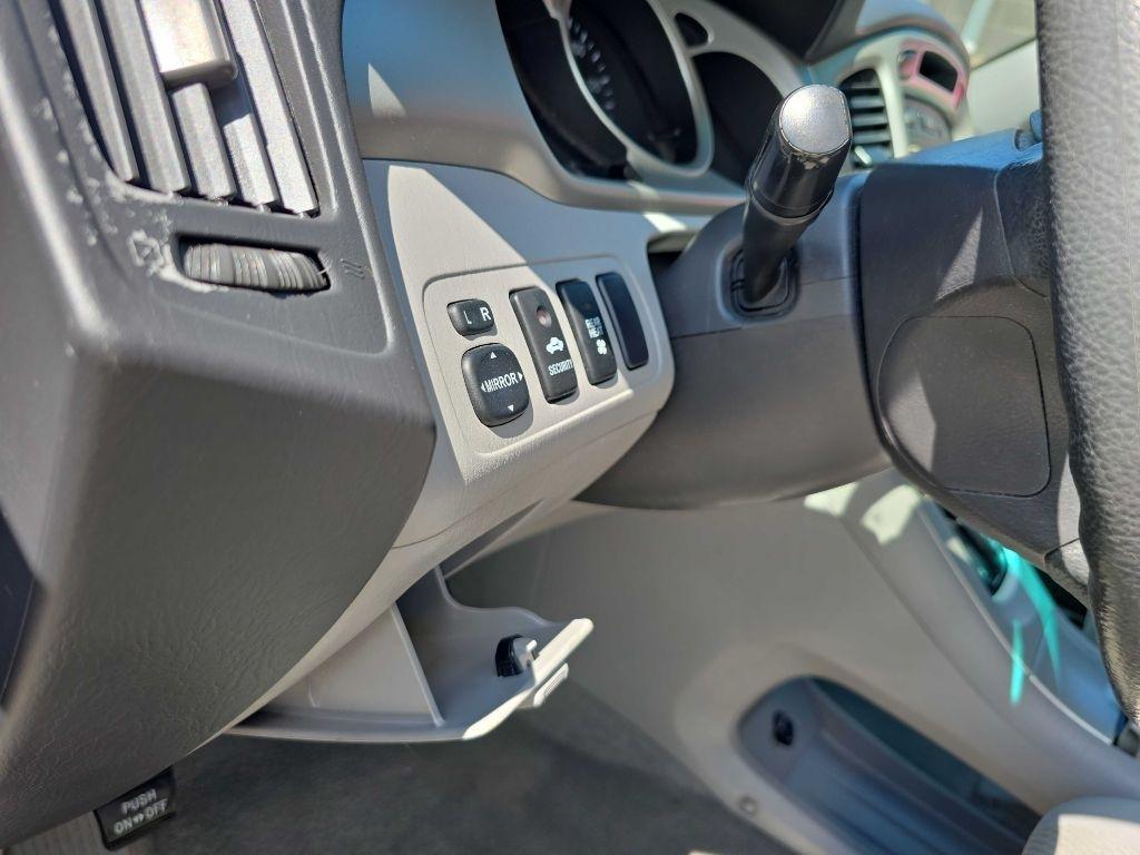 Toyota Highlander V6 2WD with 3rd-Row Seat 2007