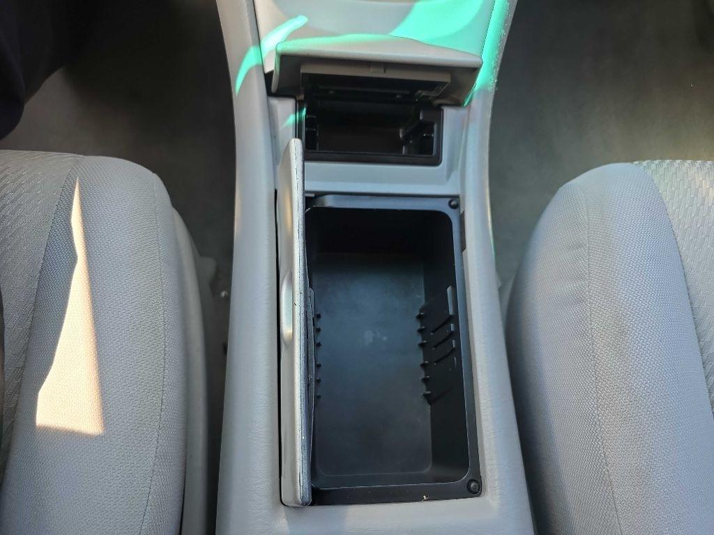 Toyota Highlander V6 2WD with 3rd-Row Seat 2007