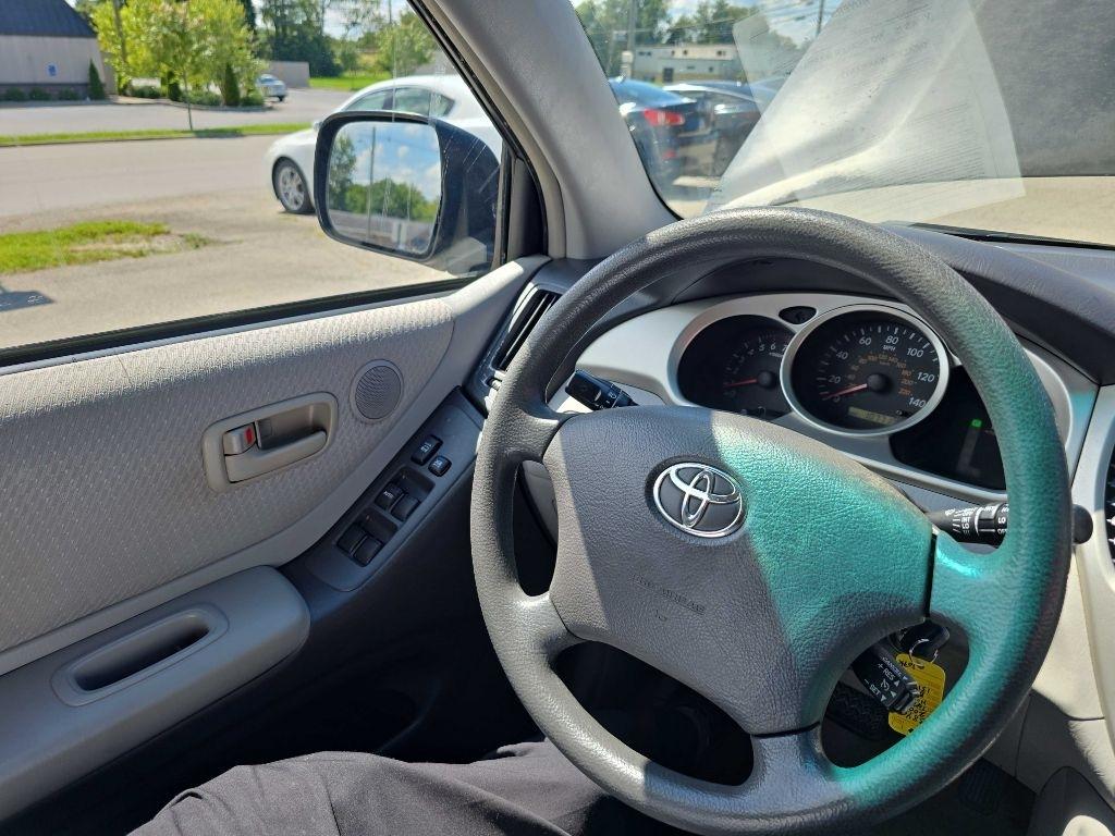 Toyota Highlander V6 2WD with 3rd-Row Seat 2007